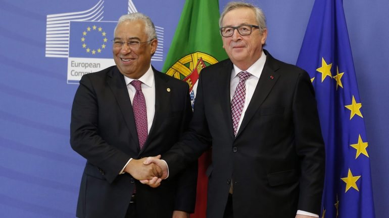 A última deslocação de Jean-Claude Juncker a Lisboa teve lugar em março passado, por ocasião da tomada de posse do Presidente da República