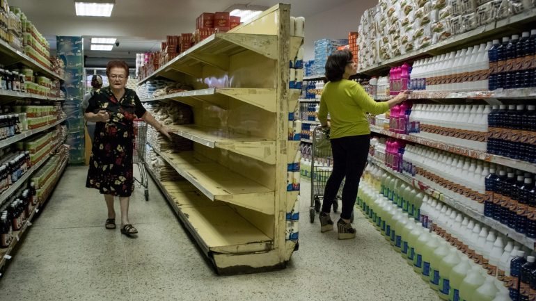 A Venezuela enfrenta um período de grande instabilidade política e económica e a comida tem escasseado