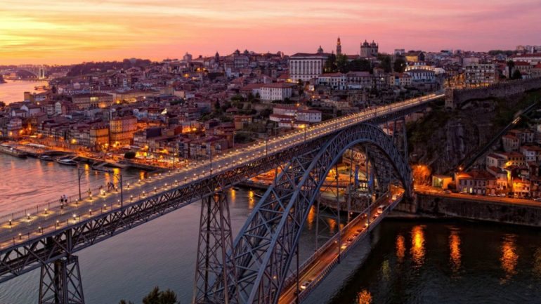Porto e Lisboa fazem parte das melhores descobertas de 2016, eleitas por escritores