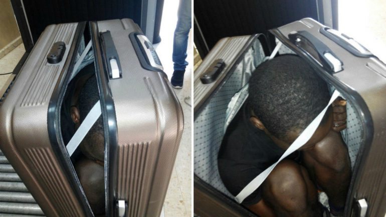 O rapaz, com 19 anos, tentou passar a fronteira escondido dentro de uma mala de viagem