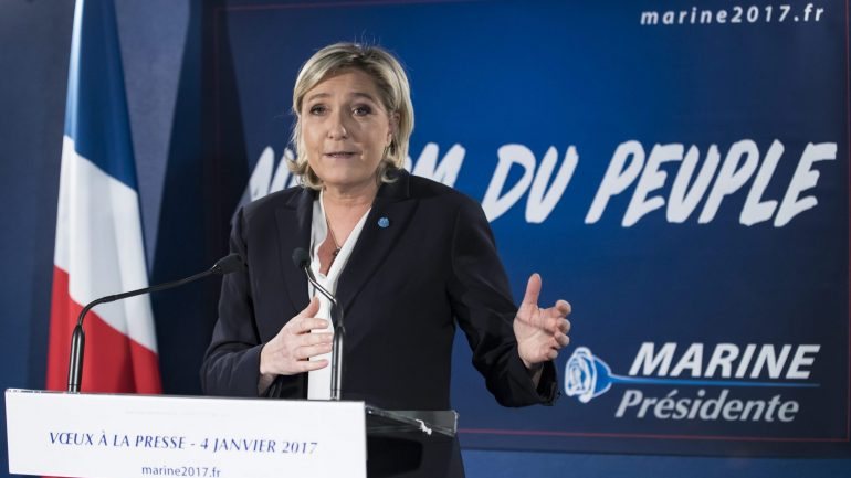 Marine Le Pen é a candidata da Frente Nacional para as Presidenciais francesas, agendadas para Maio deste ano