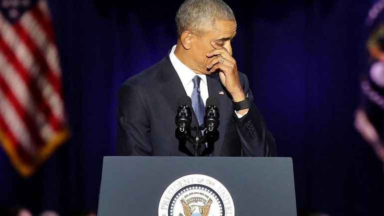 Obama emocionou-se durante o discurso, ao falar da mulher, Michelle