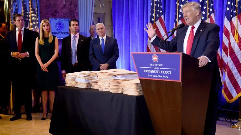 Eis os documentos que Trump diz já ter assinado para passar todos os seus bens, património e empresas para os filhos