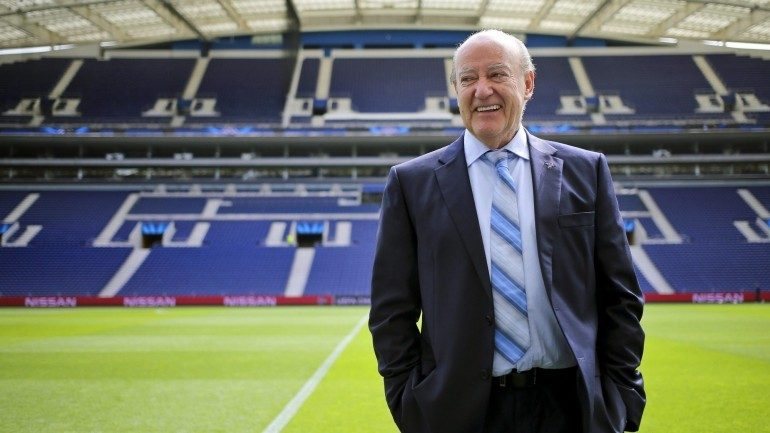 Com 80 anos feitos no final de dezembro, Pinto da Costa torna-se agora  o dirigente há mais tempo na presidência de um clube