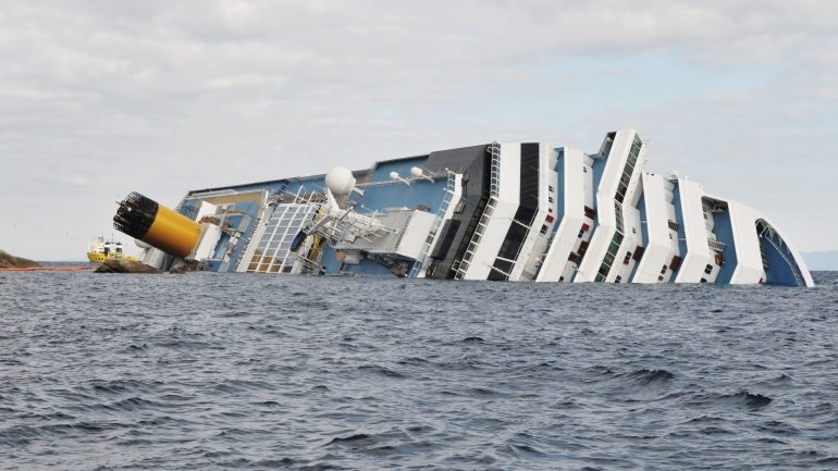 O Costa Concórdia naufragou a 13 de janeiro de 2012