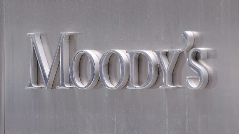 A Moody's dá atualmente à República Portuguesa um 'rating' de Ba1 com perspetiva estável