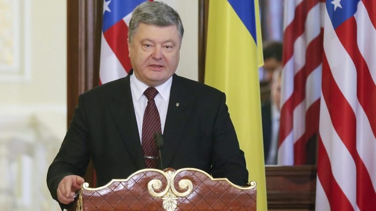 Poroshenko aludia à audição de confirmação no Senado de Rex Tillerson, escolhido por Donald Trump para chefiar a diplomacia