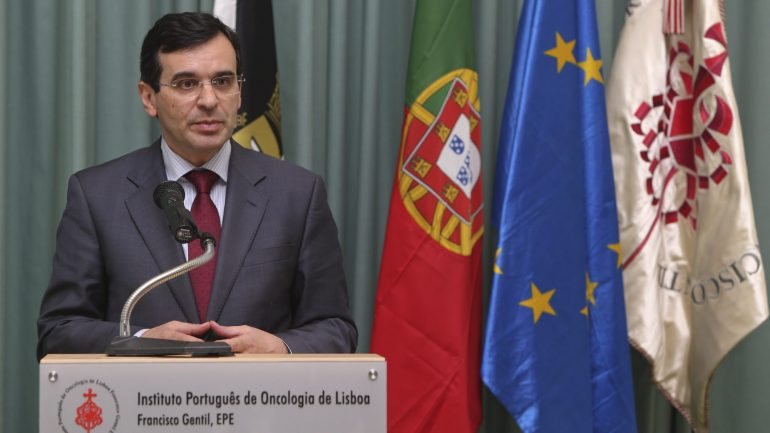 O ministro Adalberto Campos Fernandes valorizou a resposta dos profissionais de saúde à vaga de gripe