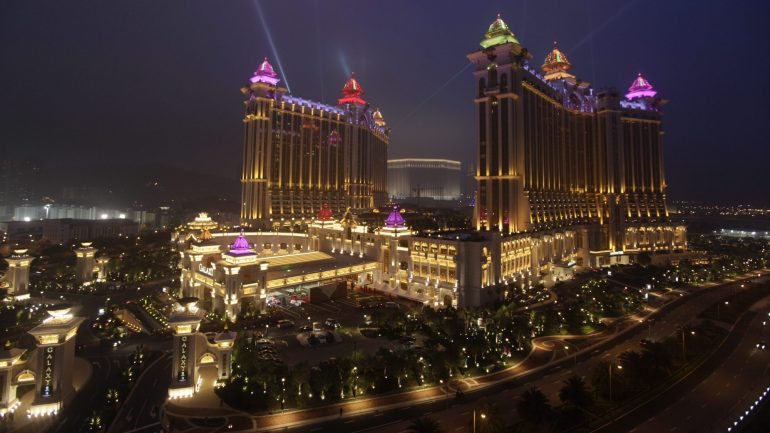 Desde a liberalização de facto do jogo em Macau, em 2004, com a abertura do primeiro casino fora do universo do magnata Stanley Ho, o setor imobiliário tem estado sempre em alta