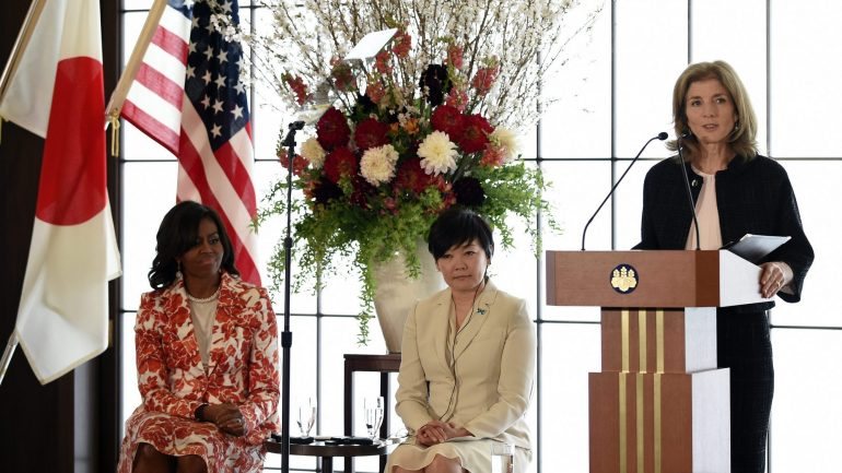 Caroline converteu-se, em 2013, na primeira mulher a ser nomeada para dirigir a embaixada dos Estados Unidos no Japão