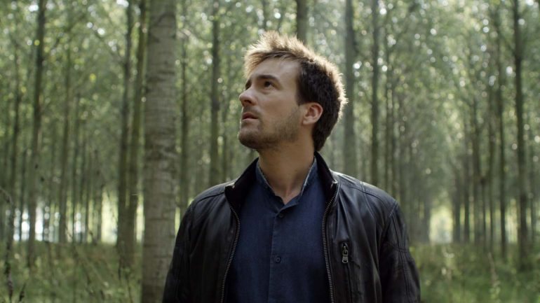 O actor francês Grégoire Leprince-Radiguet lança-se na realização com o desconcertante &quot;O Bosque dos Quincôncios&quot;