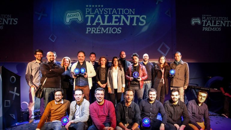 A equipa PlayStation juntamente com todos os finalistas da segunda edição dos Prémios PlayStation