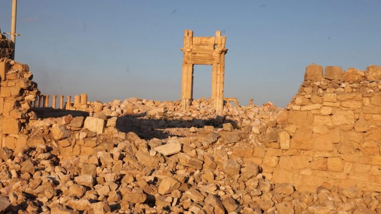 No início de dezembro, as milícias do Estado Islâmico surpreenderam ao retomarem a cidade histórica de Palmira, um dos mais importantes centros culturais da antiguidade clássica