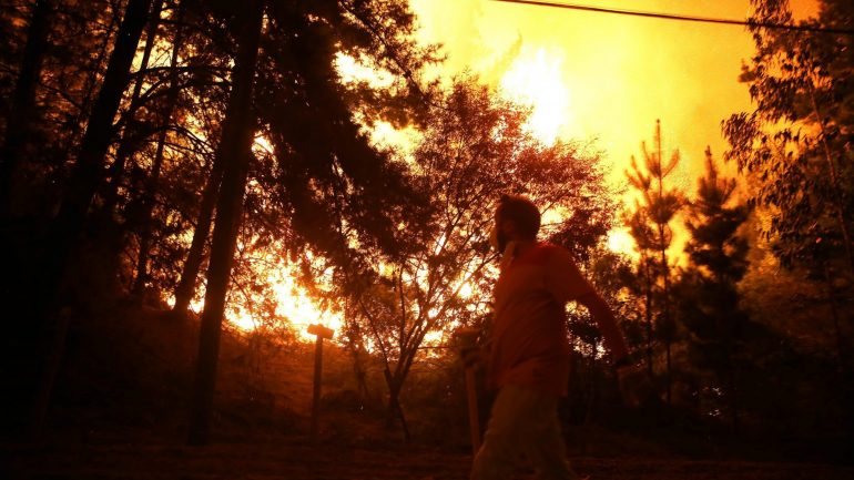 O governo chileno decretou na sexta-feira o estado de catástrofe natural nas regiões de O'Higgins e El Maule, situadas no centro daquele país da América do Sul