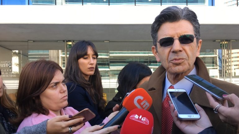Manuel Maria Carrilho voltou hoje a tribunal para responder à acusação de violência doméstica durante o casamento com Bárbara Guimarães