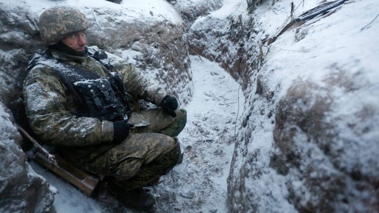 O exército ucraniano e as milícias rebeldes protagonizaram na semana passada na região de Donetsk violentos confrontos, com a Ucrânia e a Rússia a acusarem-se mutuamente de reinício da violência