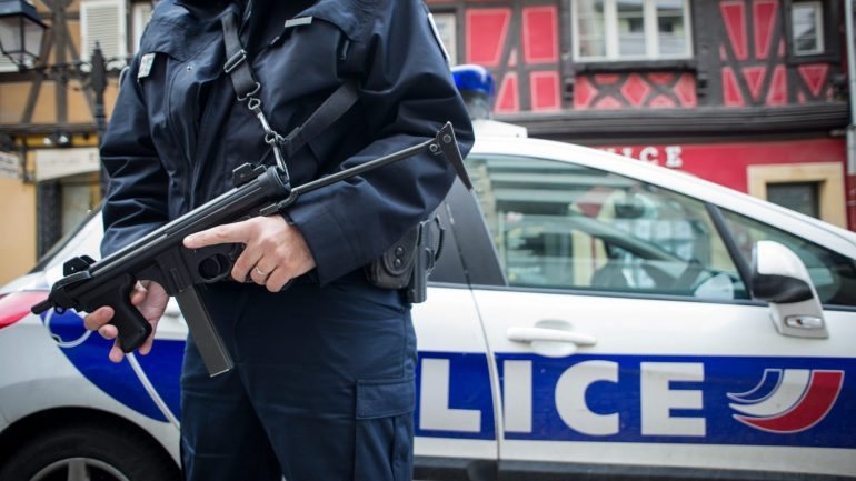 As detenções foram feitas na região de Paris, em Marselha e em Clermont-Ferrand, no centro do país