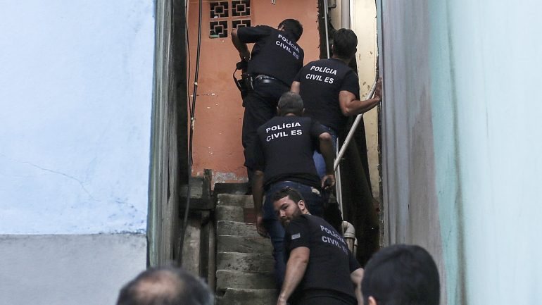 Esta ação policial durou cerca de 2h30 e interveio num dos Estados do Brasil mais ligados à droga