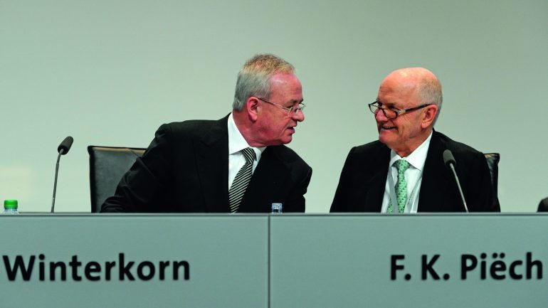 Ferdinand Piëch acusa Winterkorn, o seu sucessor à frente do grupo VW, de conhecer há muito o problema das emissões, ao contrário do que sempre afirmou