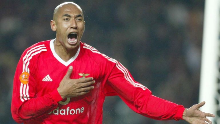 Luisão foi decisivo no primeiro campeonato ganho pelo Benfica, decidindo o dérbi da penúltima jornada