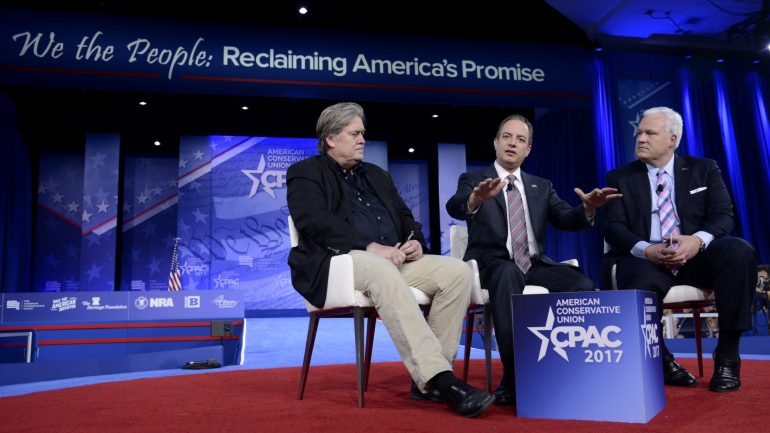 Stephen Bannon e Reince Priebus foram convidados para falar na conferência anual da American Conservative Union