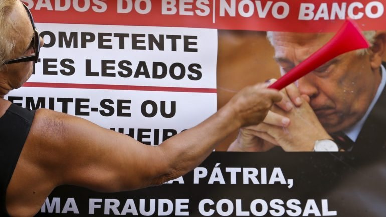 Manifestação de emigrantes lesados do BES, em Lisboa, agosto de 2016