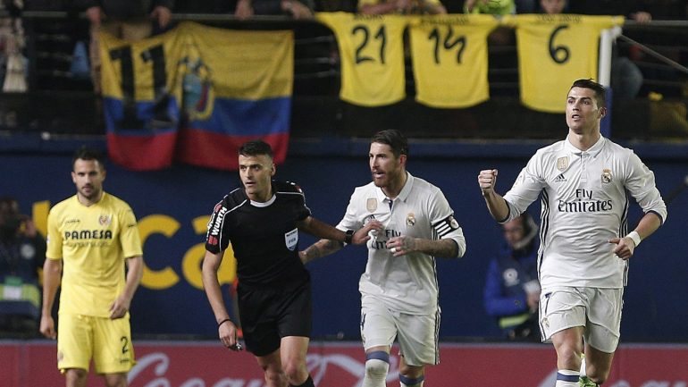 Gil Manzano foi muito criticado pelo penalty assinalado a favor do Real Madrid no triunfo por 3-2
