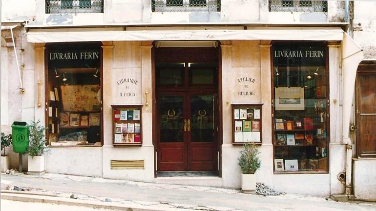 Fachada da livraria Ferin, na rua Nova do Almada, Chiado, desde 1840