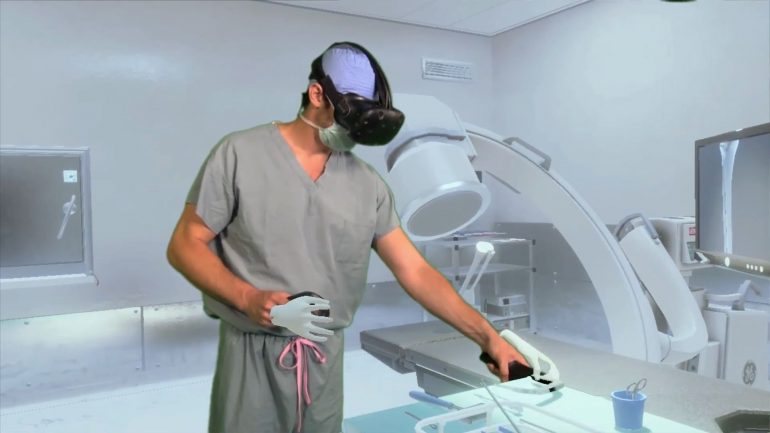 Sete maneiras de a Realidade Virtual ajudar a medicina – Observador