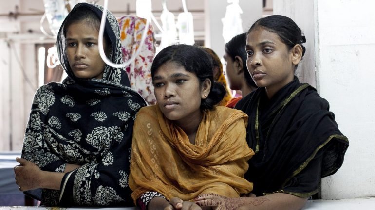 52% das raparigas provenientes do Bangladesh já são casadas quando têm 18 anos. Desse número, 18% casam no momento em que completam 15 anos