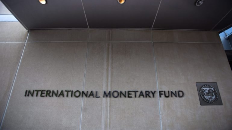 Em março de 2015, o FMI acordou emprestar à Ucrânia cerca de 17.500 milhões (em quatro anos). Esta é mais um tranche do empréstimo