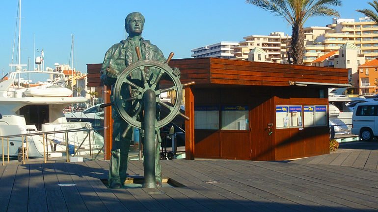 A marina de Vilamoura faz 43 anos em 2017 e durante os seus primeiros vinte anos de existência foi a única em Portugal
