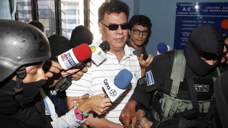 O antigo presidente da Federação de Futebol de El Salvador é também acusado pelas autoridades judiciais norte-americanas de associação criminosa, fraude e branqueamento de capitais