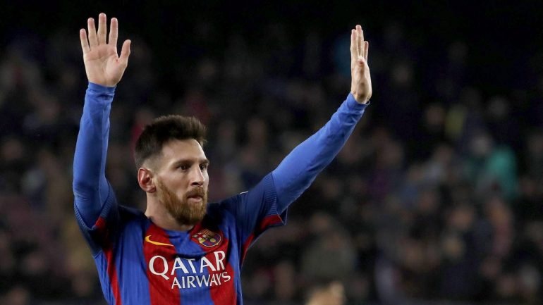 &quot;Calma, ainda não acabou&quot;, parece dizer Messi. Como escrevem os catalães, seja o que Dios (Messi) quiser