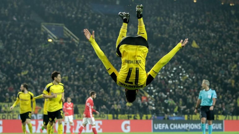 Aubameyang falhou três golos feitos na Luz mas marcou outros tantos na segunda mão em Dortmund
