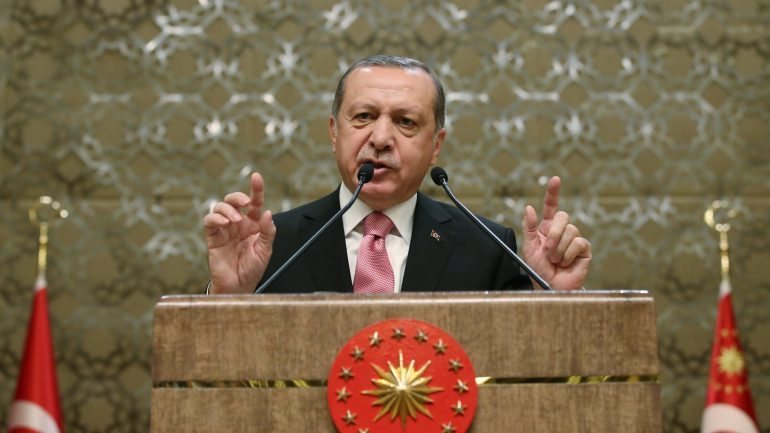 O presidente da Turquia está no centro da crise diplomática com a Holanda