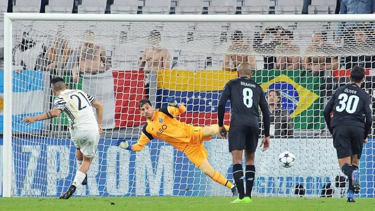 Penalty de Dybala sentenciou o que já estava sentenciado: a derrota do FC Porto e a queda de Portugal no ranking