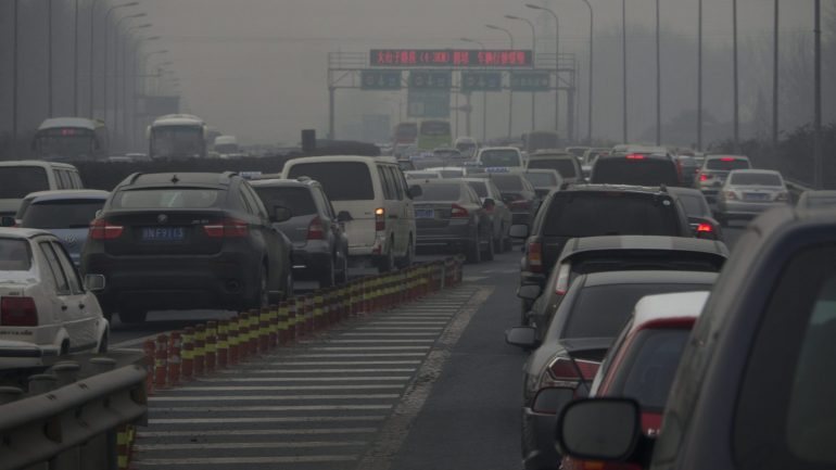 O estudo foi realizado por investigadores chineses, que estudaram os efeitos da poluição atmosférica sobre as mortes registadas em 38 grandes cidades do país