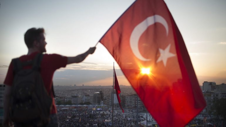 Erdogan, presidente da Turquia, pediu que o parlamento aprove a instauração da pena de morte