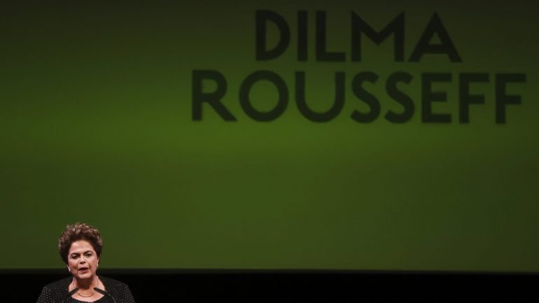 Dilma Rousseff inaugurou esta quarta-feira o ciclo de conferências do Teatro da Trindade