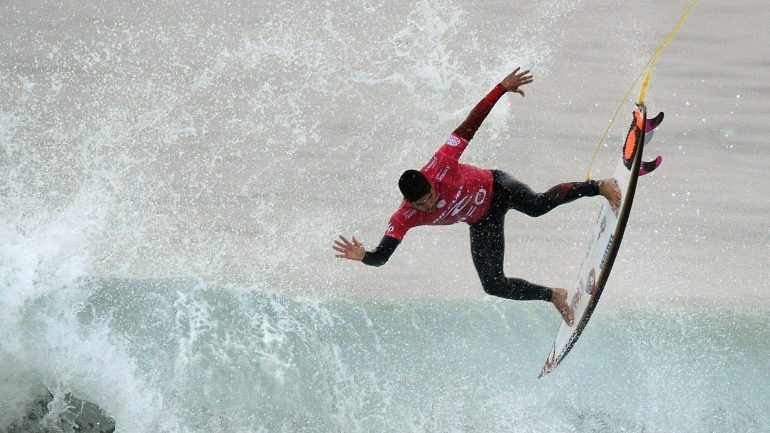 Gabriel Medina é um dos surfistas que mais arriscam 360º mas foi o compatriota Italo Ferreira que brilhou na Austrália