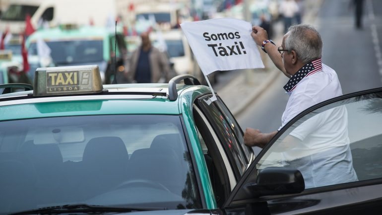 Taxistas querem que a contingentação dê preferência aos veículos já licenciados