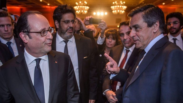 François Fillon acusou François Hollande de ter uma &quot;sala escura&quot; e de instrumentalizar os serviços secretos