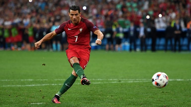 Cristiano Ronaldo, o maior goleador da história da Seleção, marcou dois golos no último jogo com a Hungria