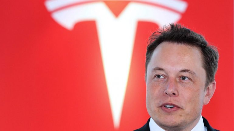 O valor da Tesla em bolsa assenta mais naquilo que os investidores apostam ela venha a ser, do que naquilo que a empresa liderada por Elon Musk representa actualmente