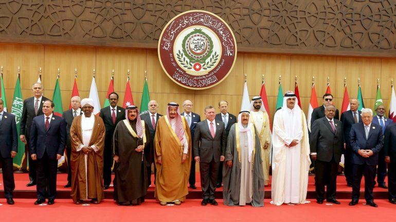 A declaração dos 22 Estados da Liga Árabe foi emitida no final da cimeira árabe