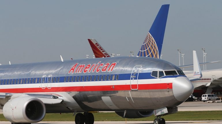 A American Airlines já terá lamentado o incidente, dando forças à família.