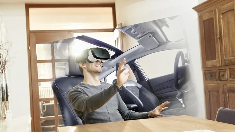 Segundo a Ford, com a realidade virtual, abre-se um mundo de possibilidades infinitas. Será possível testar qualquer modelo da marca como, quando, onde e pelo tempo que o cliente quiser. Sem sair de casa