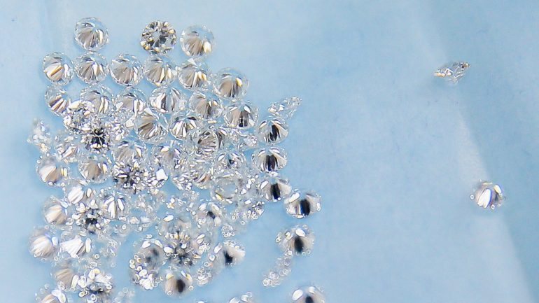A produção total de diamantes atingiu os 8.934.000 quilates, o correspondente a 99,21% da meta corrigida de 2016