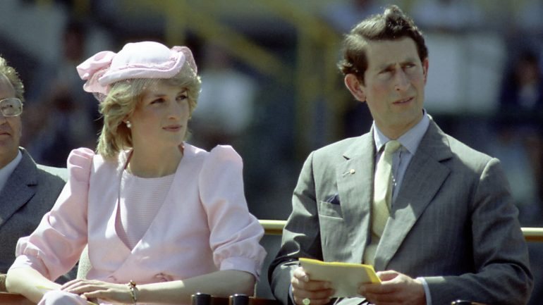 Carlos pediu Diana em casamento em 1981, após 12 encontros.